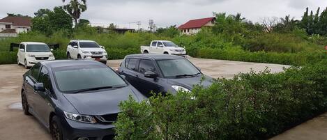 Aparcamiento sin asistencia gratuito