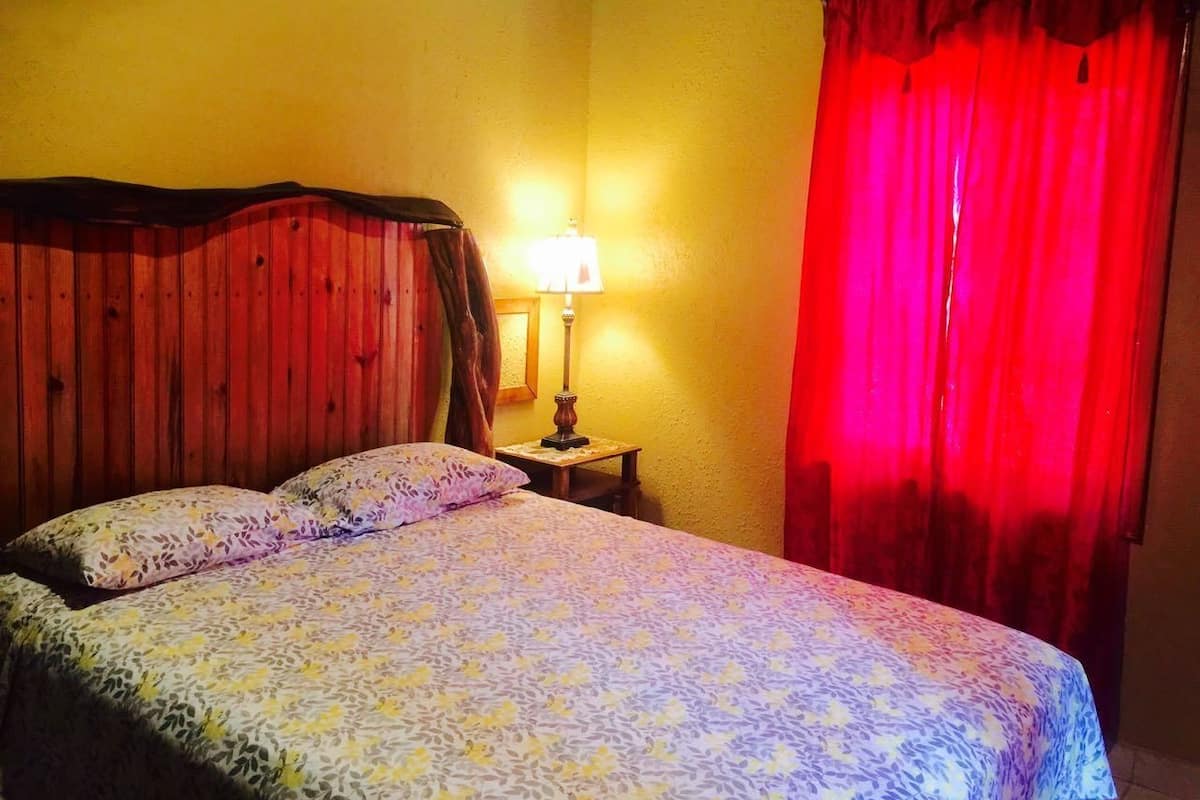 Standard-Ferienhütte, 2 Schlafzimmer | Bügeleisen/Bügelbrett, Zustellbetten, kostenloses WLAN