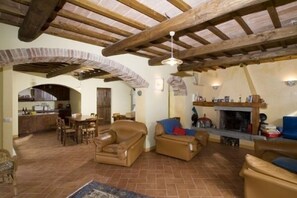 Apartment, 2 Bedrooms | Living room | Flat-screen TV, ping pong - La Collina dei Ciliegi (Torgiano)
