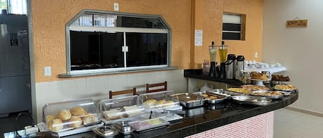 Free daily buffet breakfast