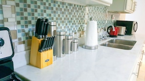 Executive Apartment, 2 Bedrooms, Kitchen | Private kitchen