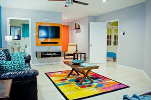 Televisión de pantalla plana, reproductor de DVD