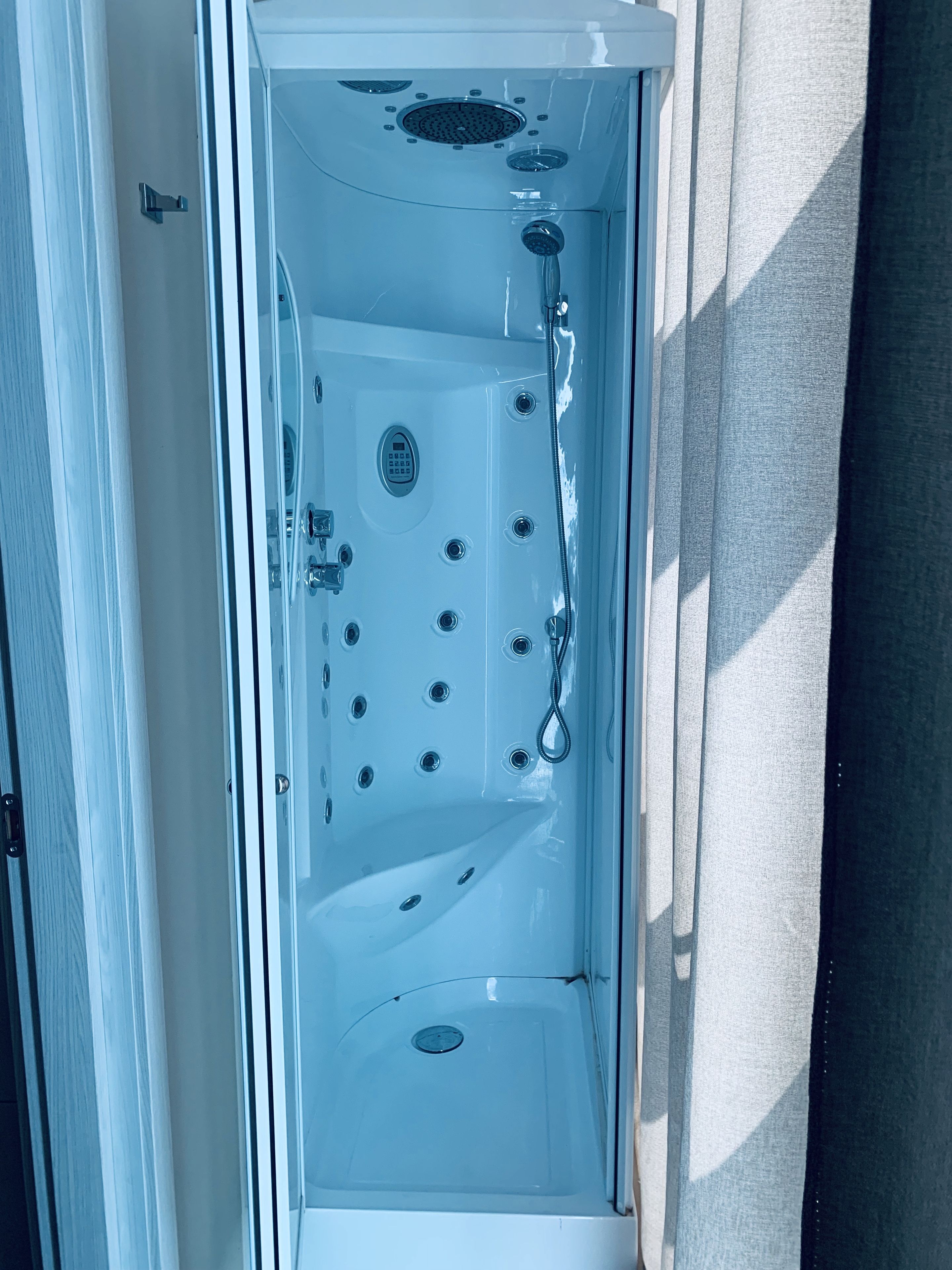 shower, free toiletries, hair dryer, bidet