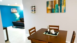 Appartamento Superior, 2 camere da letto, al piano terra | Pasti in camera