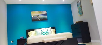 新金斯頓堂海德克萊頓民宿