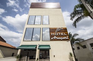 Front of property - Hotel Araçari (Aracariguama)