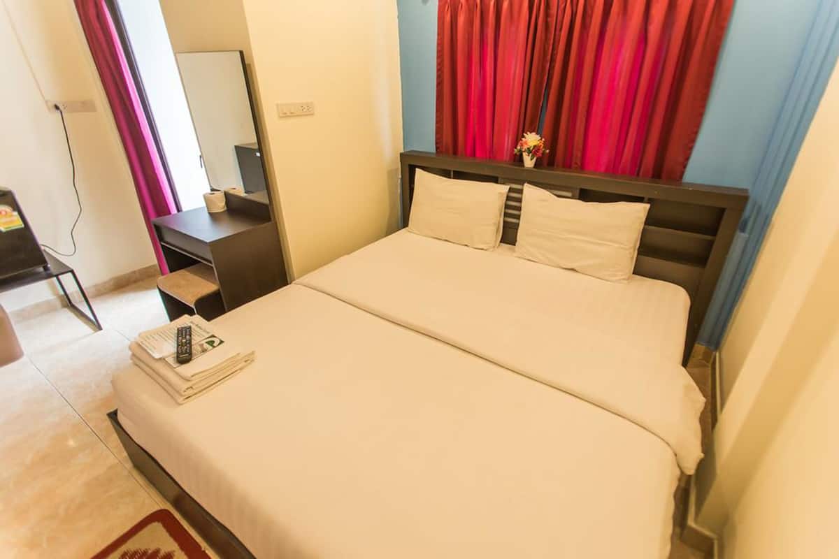 Deluxe Double Room | In-room safe, WiFi (free)