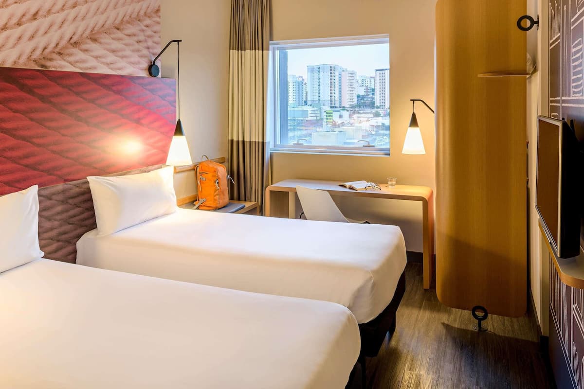 Standard-Apartment, 2 Einzelbetten | Zimmersafe, Schreibtisch, Verdunkelungsvorhänge, schallisolierte Zimmer