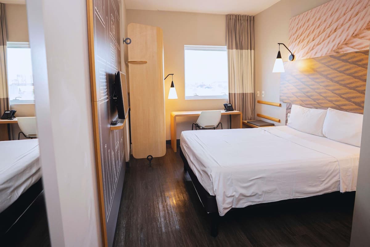 Standard Apartment, 1 Double Bed | In-room safe, desk, blackout drapes, soundproofing