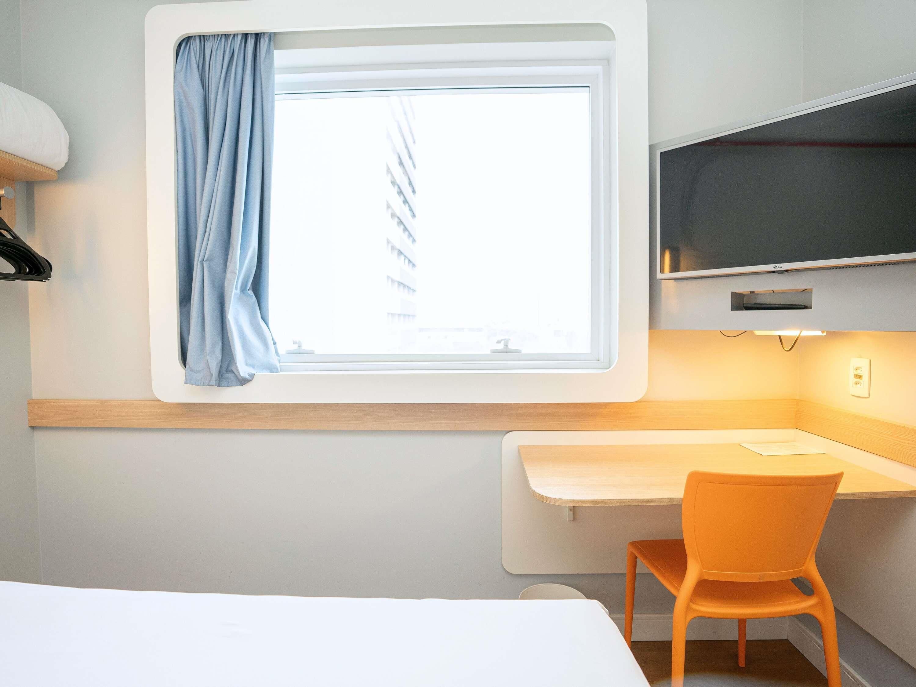 Leilighet – standard, 1 dobbeltseng, tilgjengelighetstilpasset | Skrivebord, blendingsgardiner, lydisolert og barnesenger (inkludert)