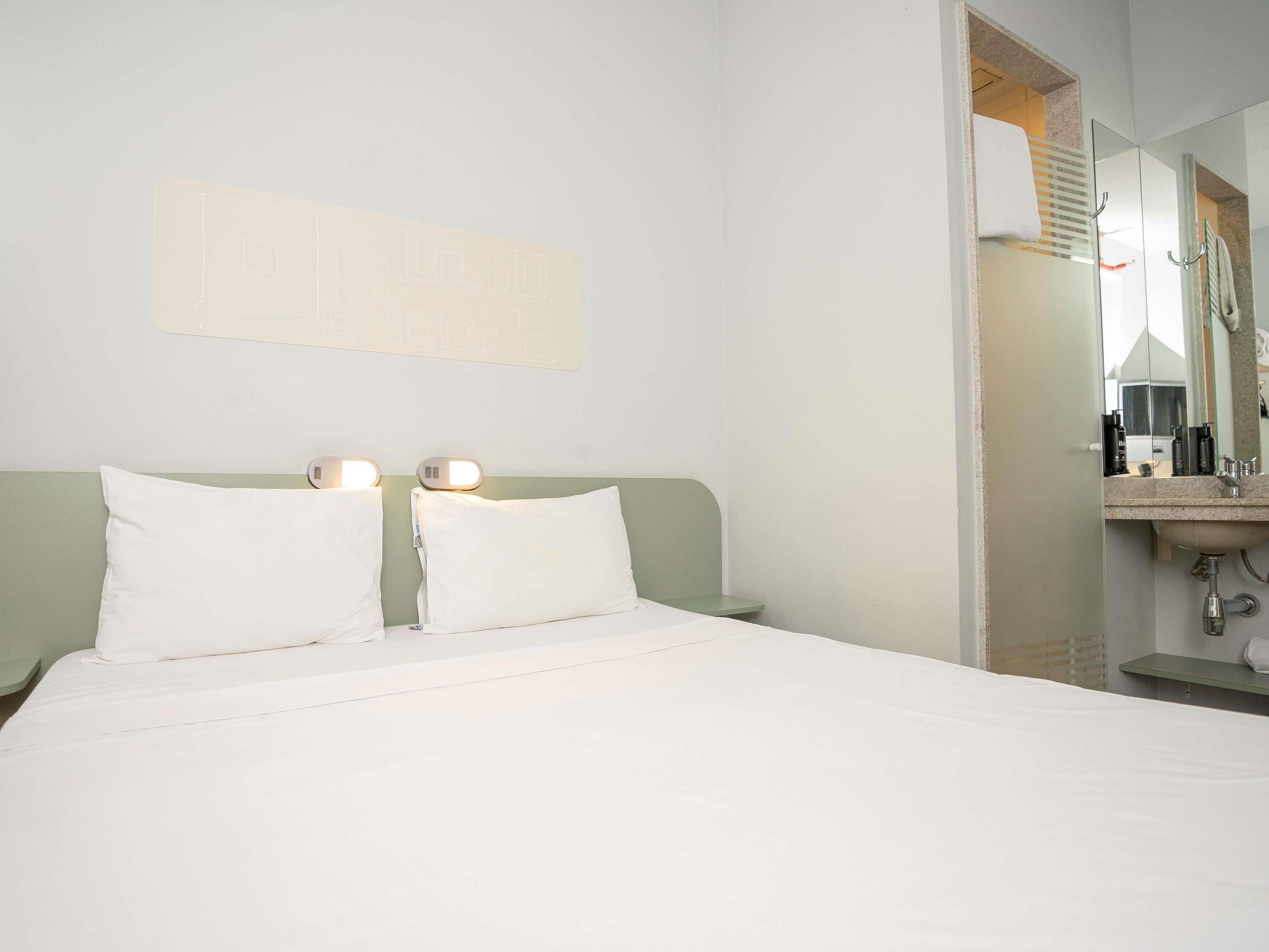 Desk, blackout curtains, soundproofing, free cots/infant beds