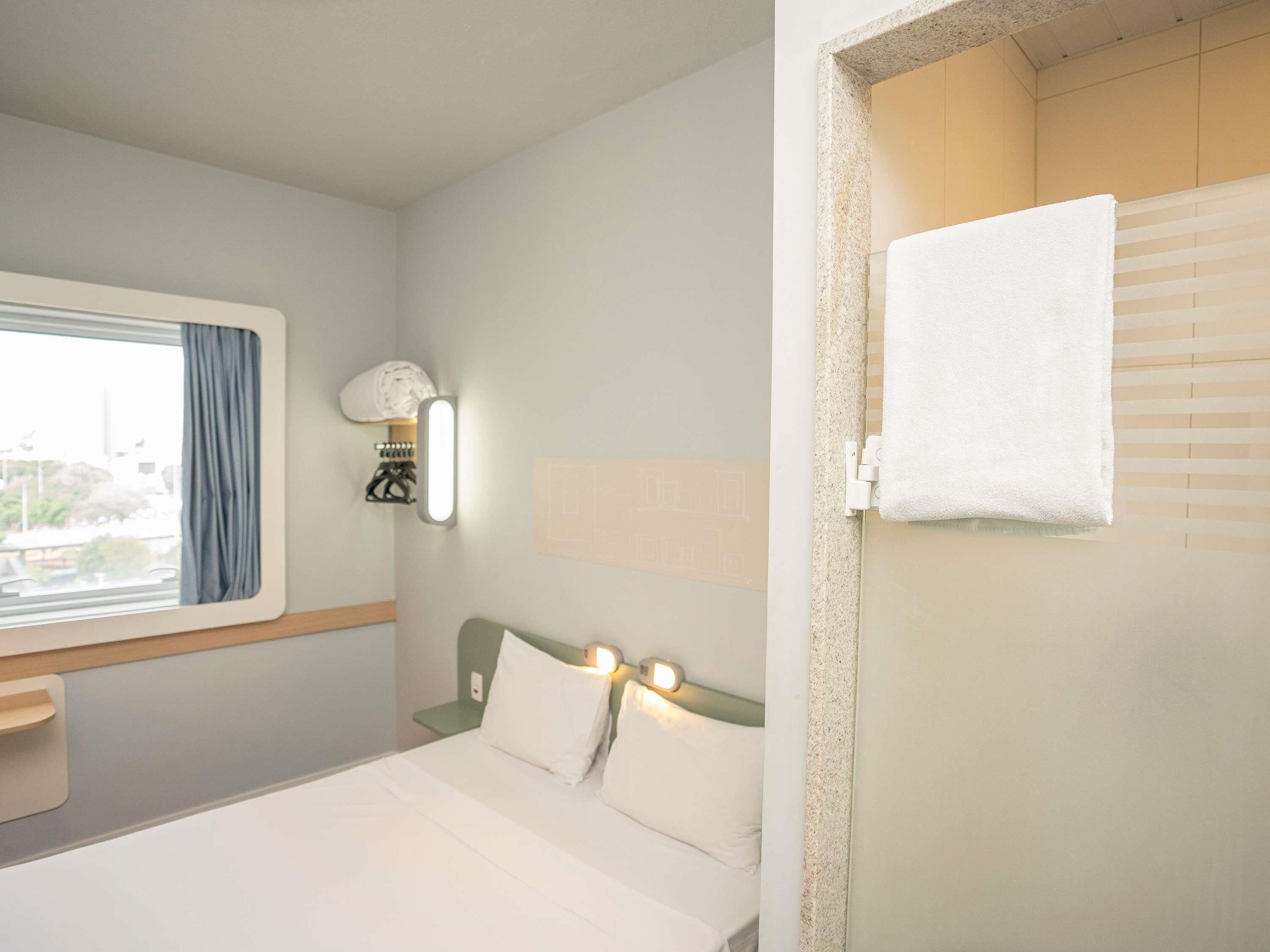 Habitación clásica, 1 cama matrimonial | Escritorio, cortinas blackout, insonorización y cunas gratuitas 