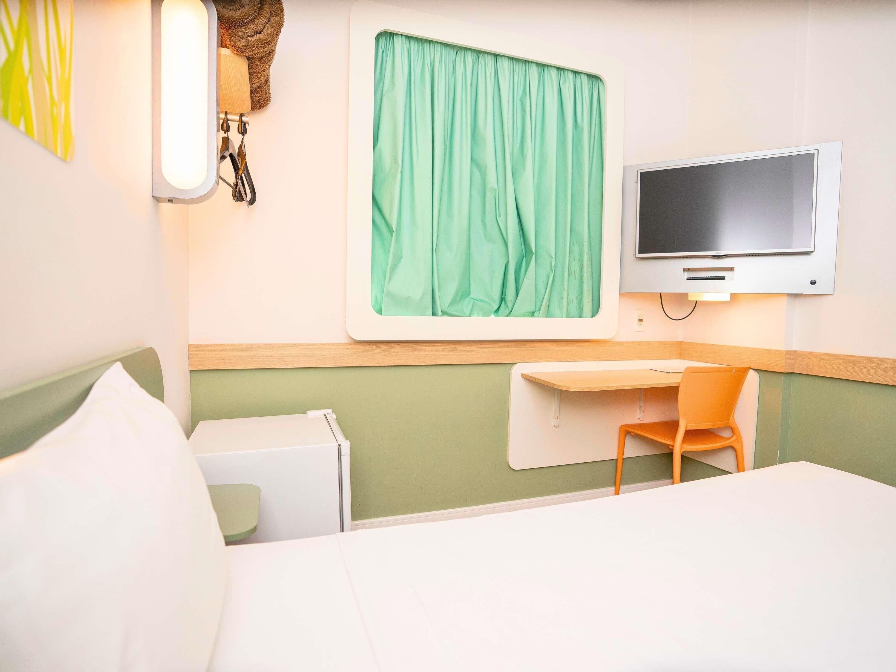 Apartamento superior, 1 cama doble | Escritorio, cortinas opacas, sistema de insonorización y cunas gratuitas