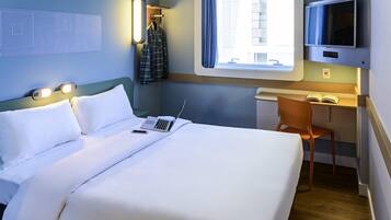 Escrivaninha, cortinas blackout, quartos à prova de som, berços grátis