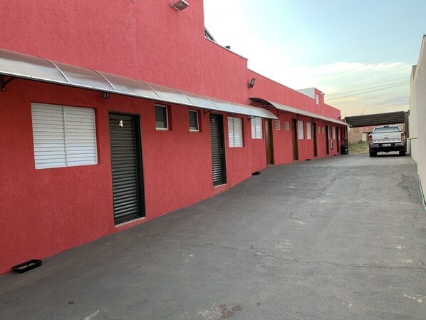 Front of property - Pousada Gil (Olímpia)