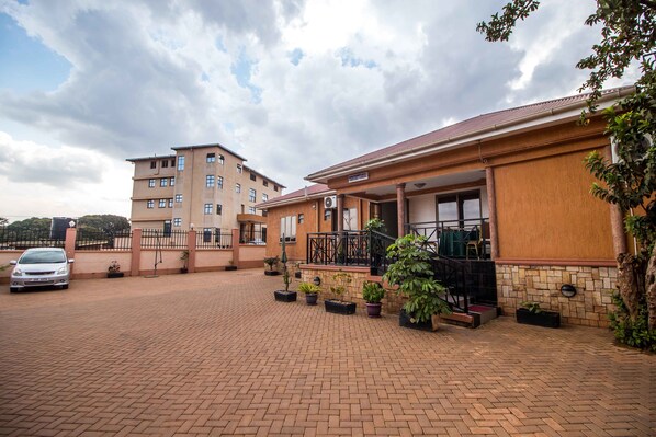 Exterior - Mount Zion Hotel Annex (Kampala)