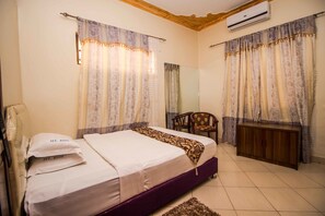 Standard Single Room | Desk, soundproofing, free WiFi - Mount Zion Hotel Annex (Kampala)