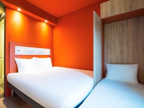 1 chambre, chambres insonorisées, Wi-Fi gratuit, draps fournis