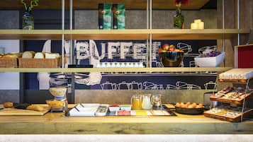 Tägliches Frühstücksbuffet gegen Gebühr