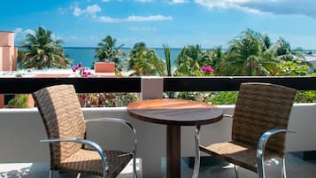 Luxury Villa, 3 Bedrooms, Ocean View, Sea Facing | Balkoni