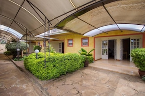 Entrée de l’hébergement