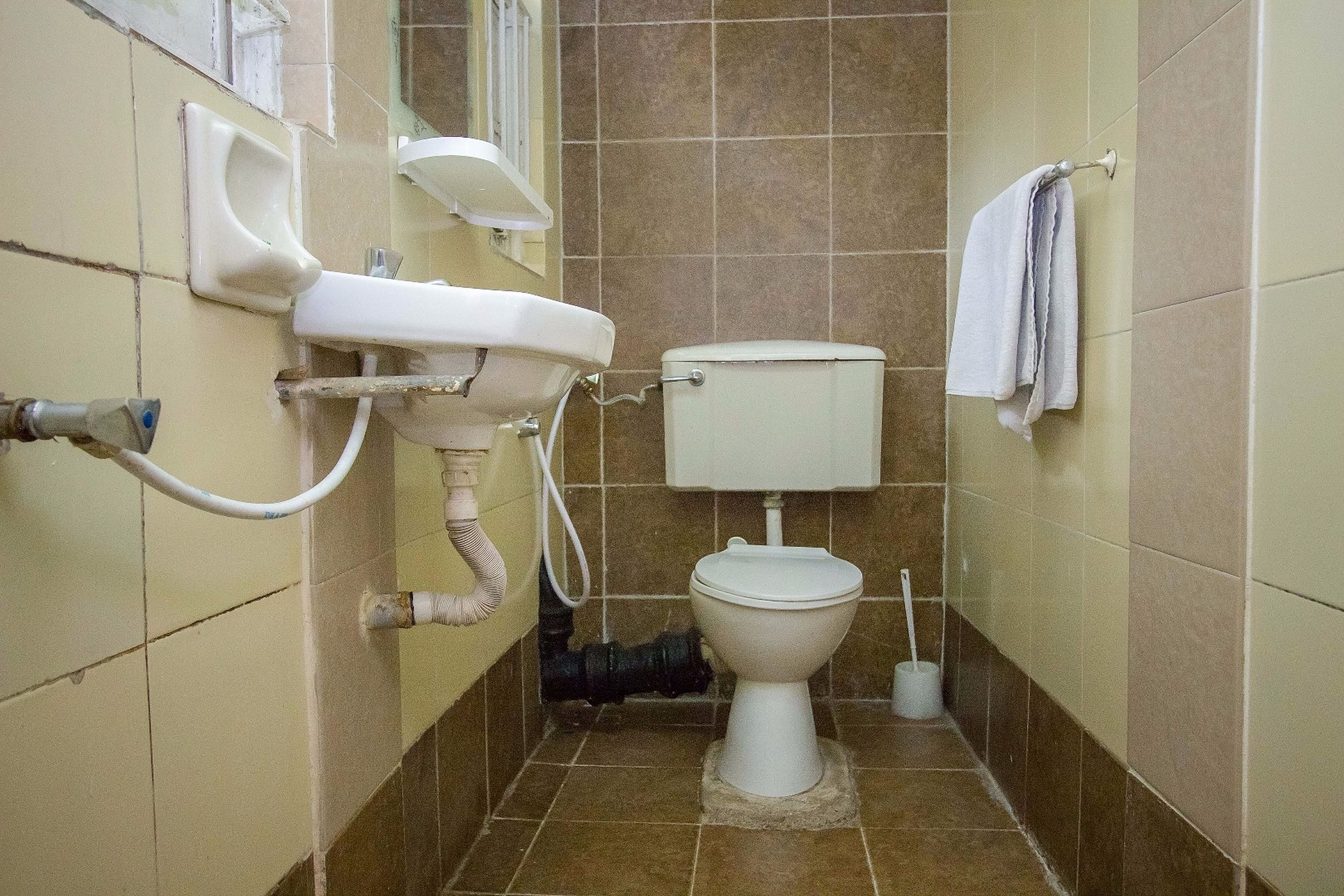 Photo - Hotel Embassy