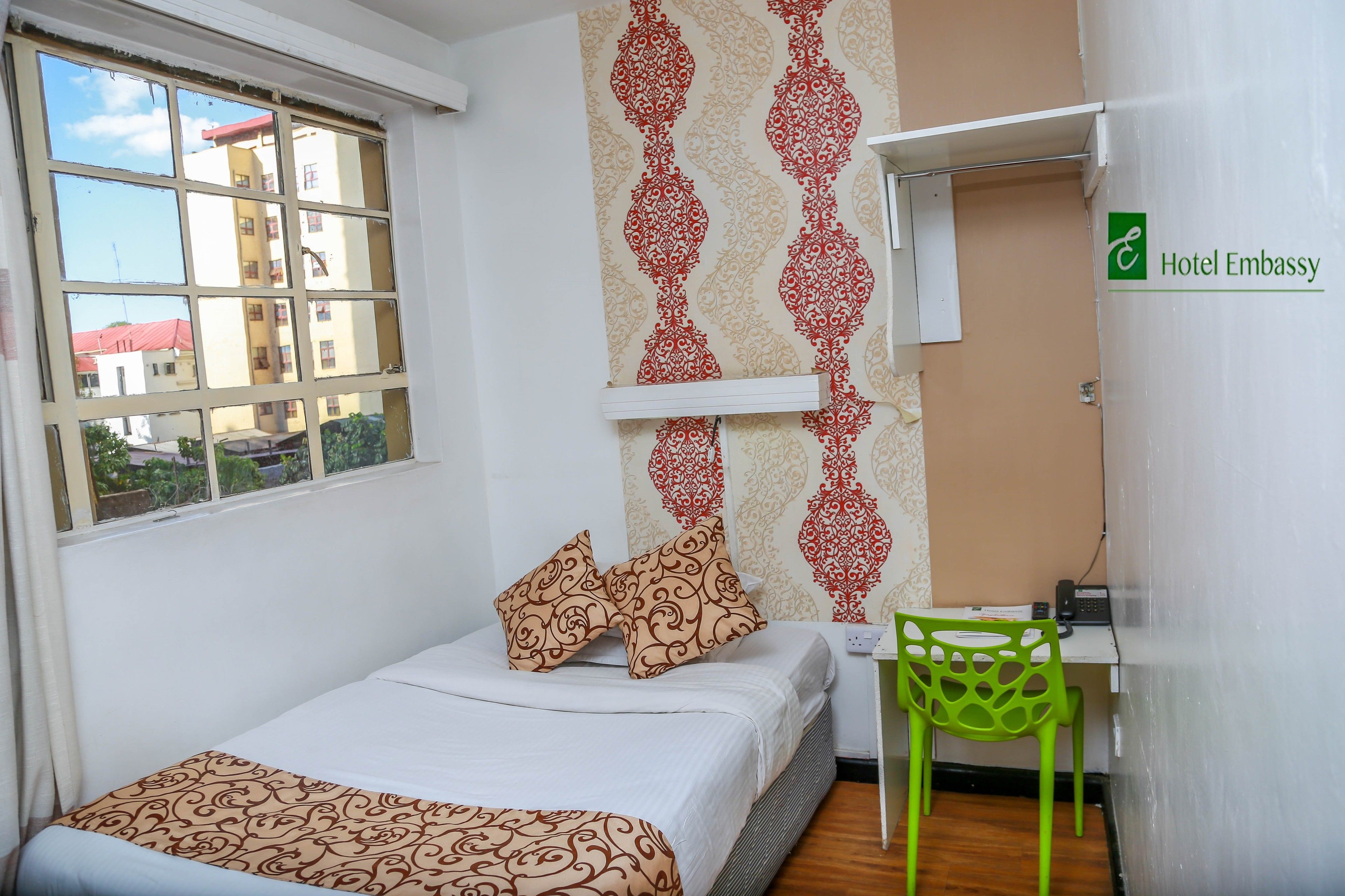 Photo - Hotel Embassy