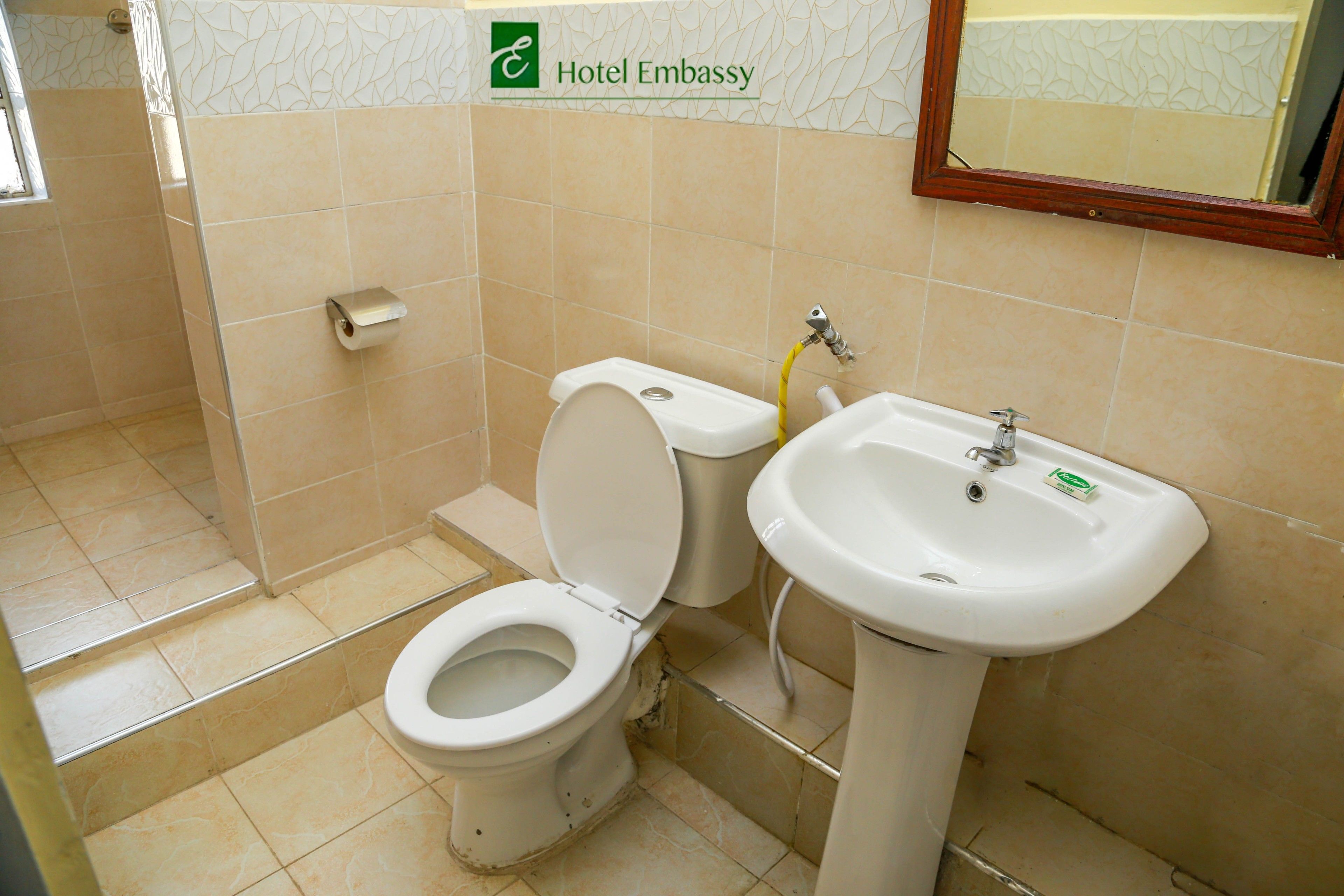 Photo - Hotel Embassy