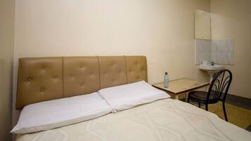 Standard-Doppelzimmer, 1 Doppelbett | Schreibtisch, kostenloses WLAN