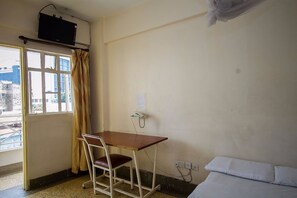 Quarto casal standard | Escrivaninha, Wi-Fi de cortesia