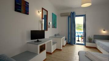 Double Room | Desk, iron/ironing board, free cots/infant beds, rollaway beds