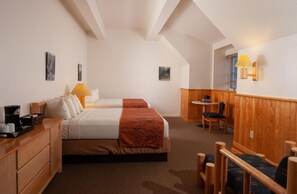 Room - Canyon Lodge and Cabins (Yellowstone National Park)