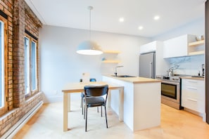 Loft, 1 dormitori (SP 305) | Cuina privada | Frigorífic gran, microones, forn i placa de cuina