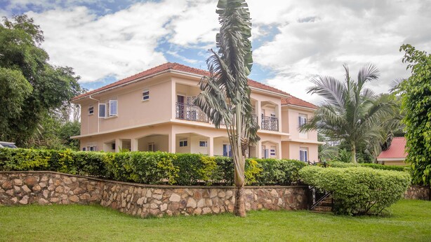 Property grounds - Dream Palace Hotel Mbale (Mbale)