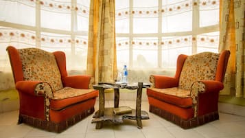 Deluxe dubbelrum | Vardagsrum | Tv