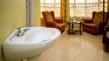 Deluxe Double Room | Desk, free WiFi