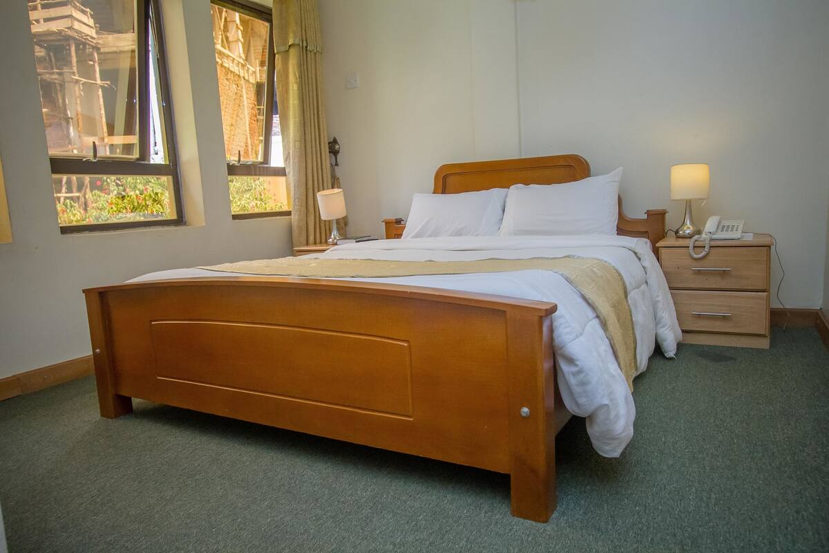 Standard Double Room | Desk, WiFi (free)