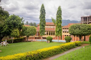 Garden - Crown Suites Hotel (Mbale)