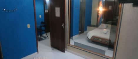 Room | Minibar, desk, free WiFi, bed sheets