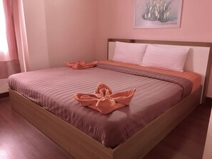 VIP Room  | 折叠床/加床（额外收费）、免费 WiFi