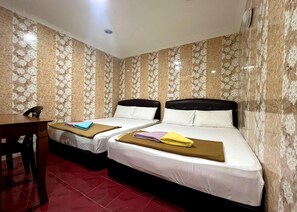 Habitación cuádruple | Tabla de planchar con plancha y wifi gratis