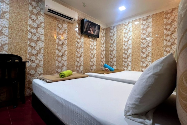 Triple Room | Iron/ironing board (on request), WiFi (free)