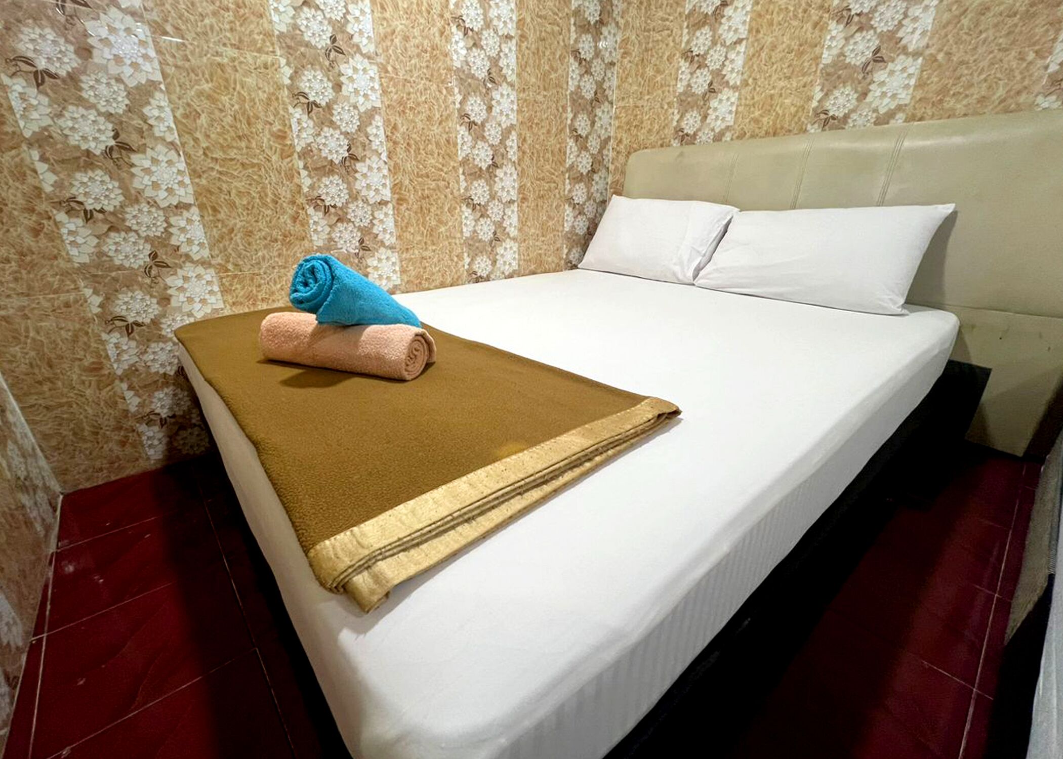 Iron/ironing board, free WiFi
