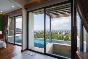 Minibar, in-room safe, desk, blackout curtains - Andakiri Pool Villa Panoramic Sea View (Krabi)