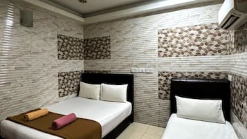 Habitación cuádruple | Tabla de planchar con plancha y wifi gratis