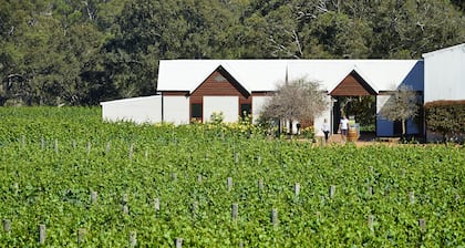 Vineyard Cottage at Upper Reach Winery
