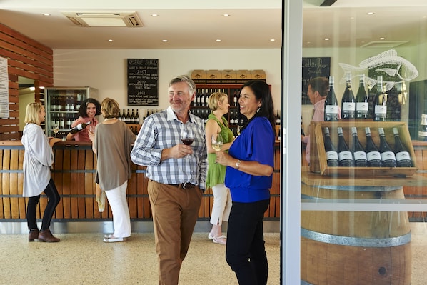Bar (on property) - Vineyard Cottage at Upper Reach Winery (Baskerville)