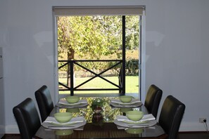 Småhus | Spiseområde på rommet