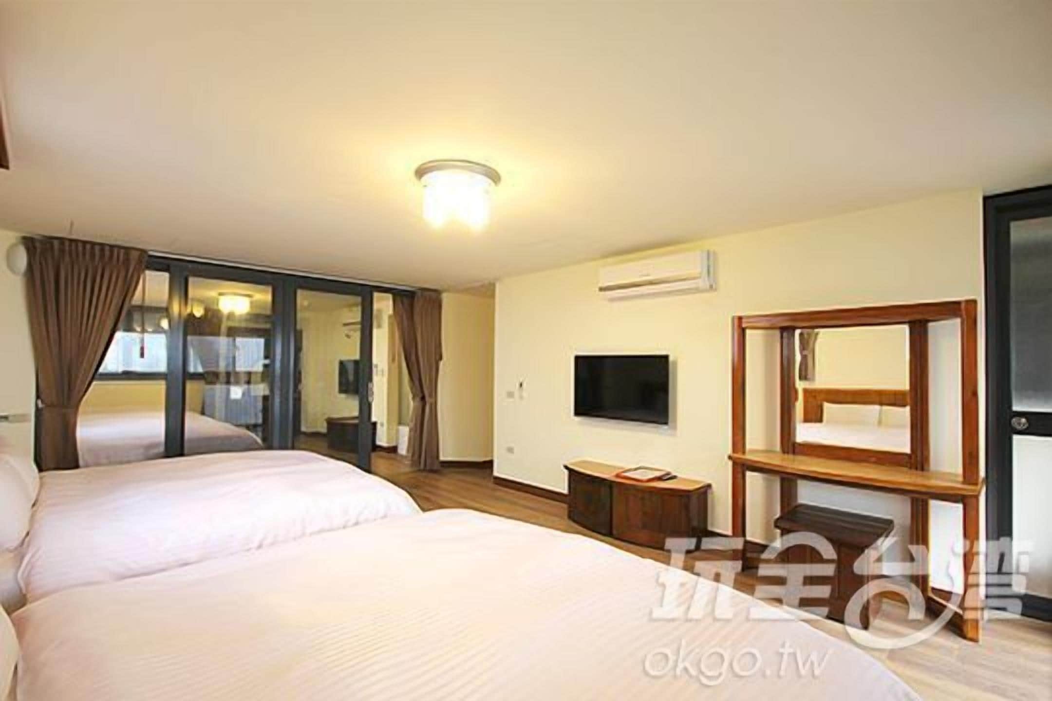 Comfort Room, Multiple Beds, Resort View (U) | 1 bedroom, free WiFi, bed sheets