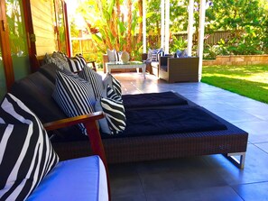 Deluxe-Doppelzimmer, 1 Queen-Bett, mit Bad | Terrasse/Patio